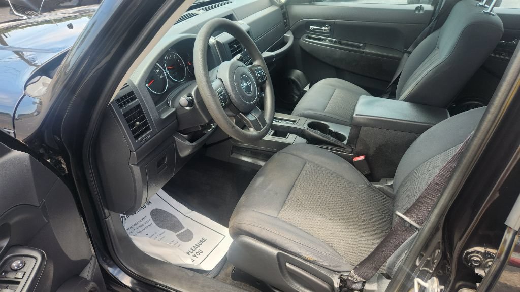 Used 2012 Jeep Liberty Sport AWD/4WD image 15