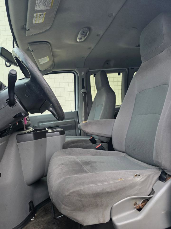 Used 2014 Ford E-350 and Econoline 350 XLT RWD image 10