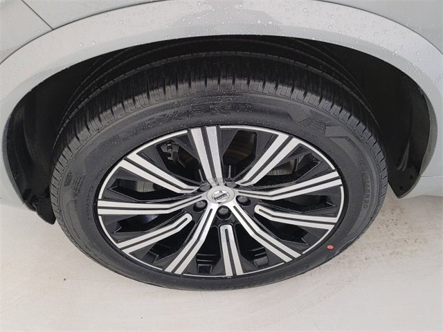 Certified 2025 Volvo XC90 B6 Plus image 24
