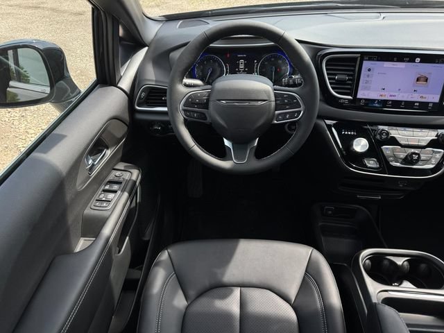 New 2027 Chrysler Pacifica LX FWD image 8