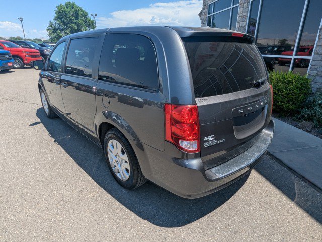 Used 2018 Dodge Grand Caravan SE w/ UConnect Hands-Free Group FWD image 3