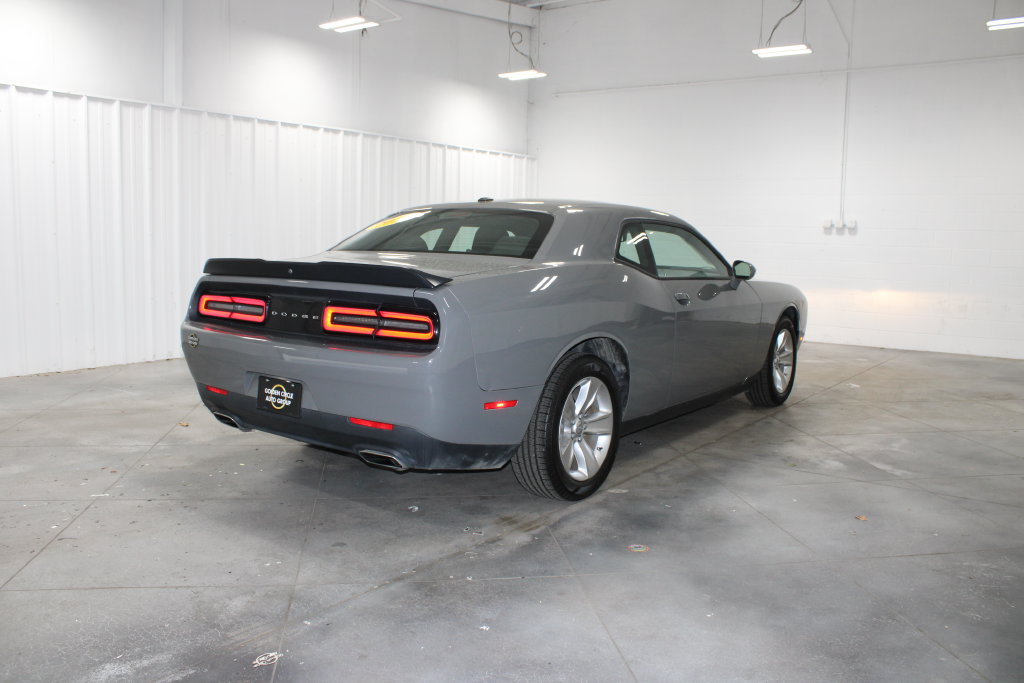 Used 2023 Dodge Challenger SXT RWD image 9
