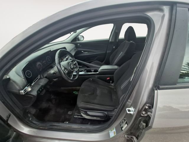 Used 2023 Hyundai Elantra SEL w/ Convenience Package FWD image 9