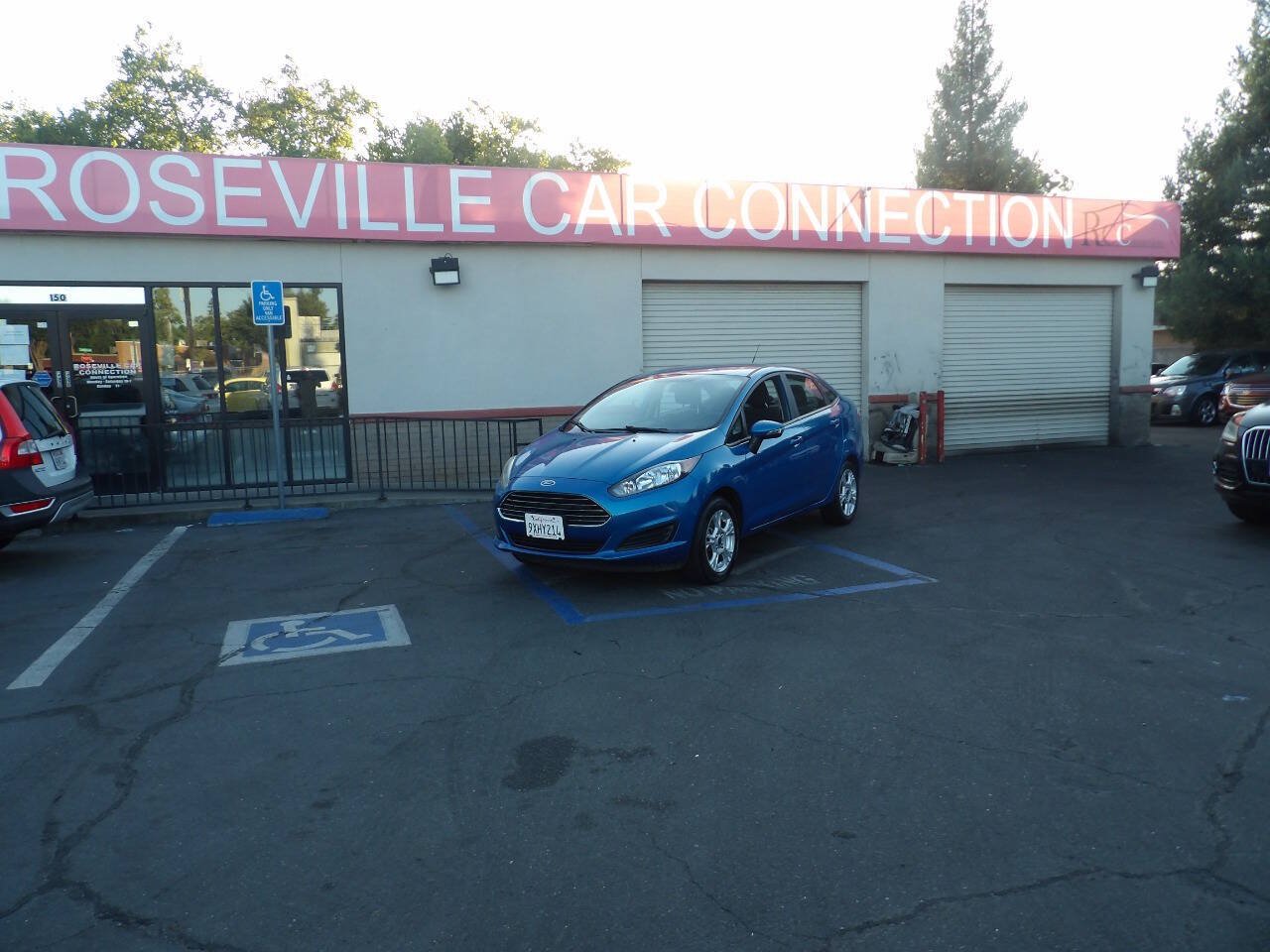 Used 2016 Ford Fiesta SE FWD image 1