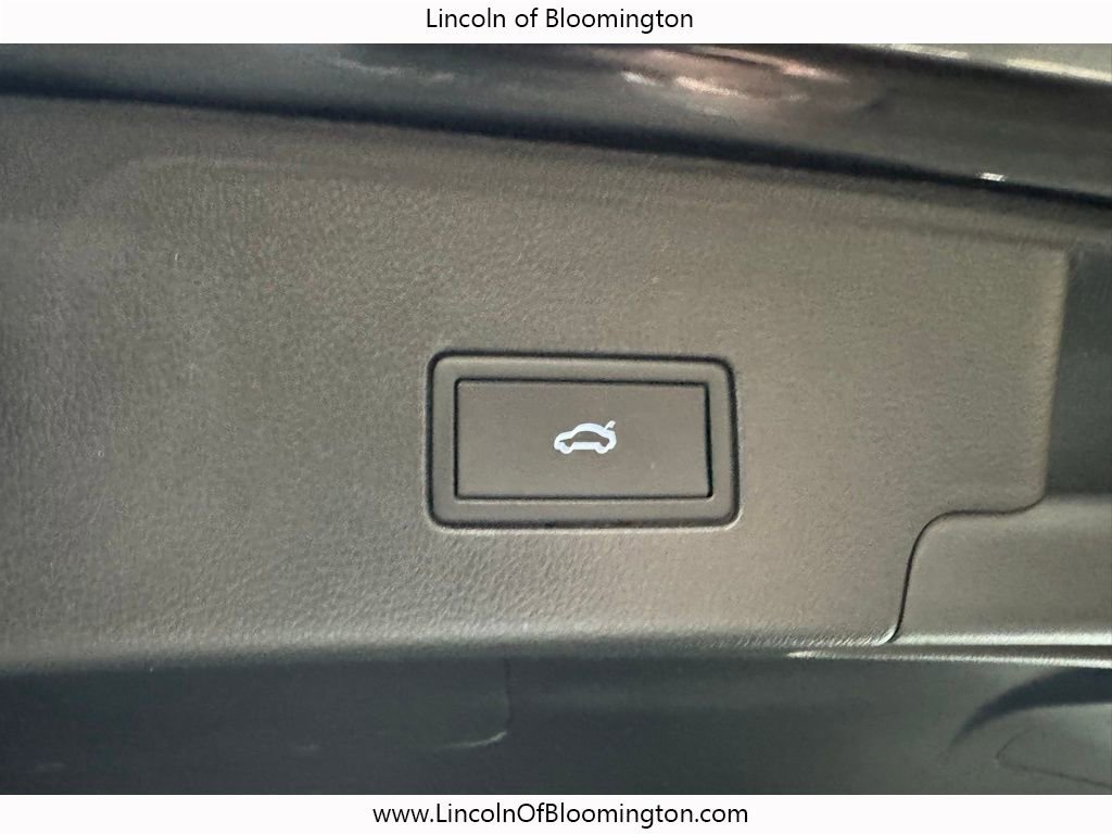 Used 2025 Volkswagen Atlas Cross Sport SEL Premium R-Line image 32