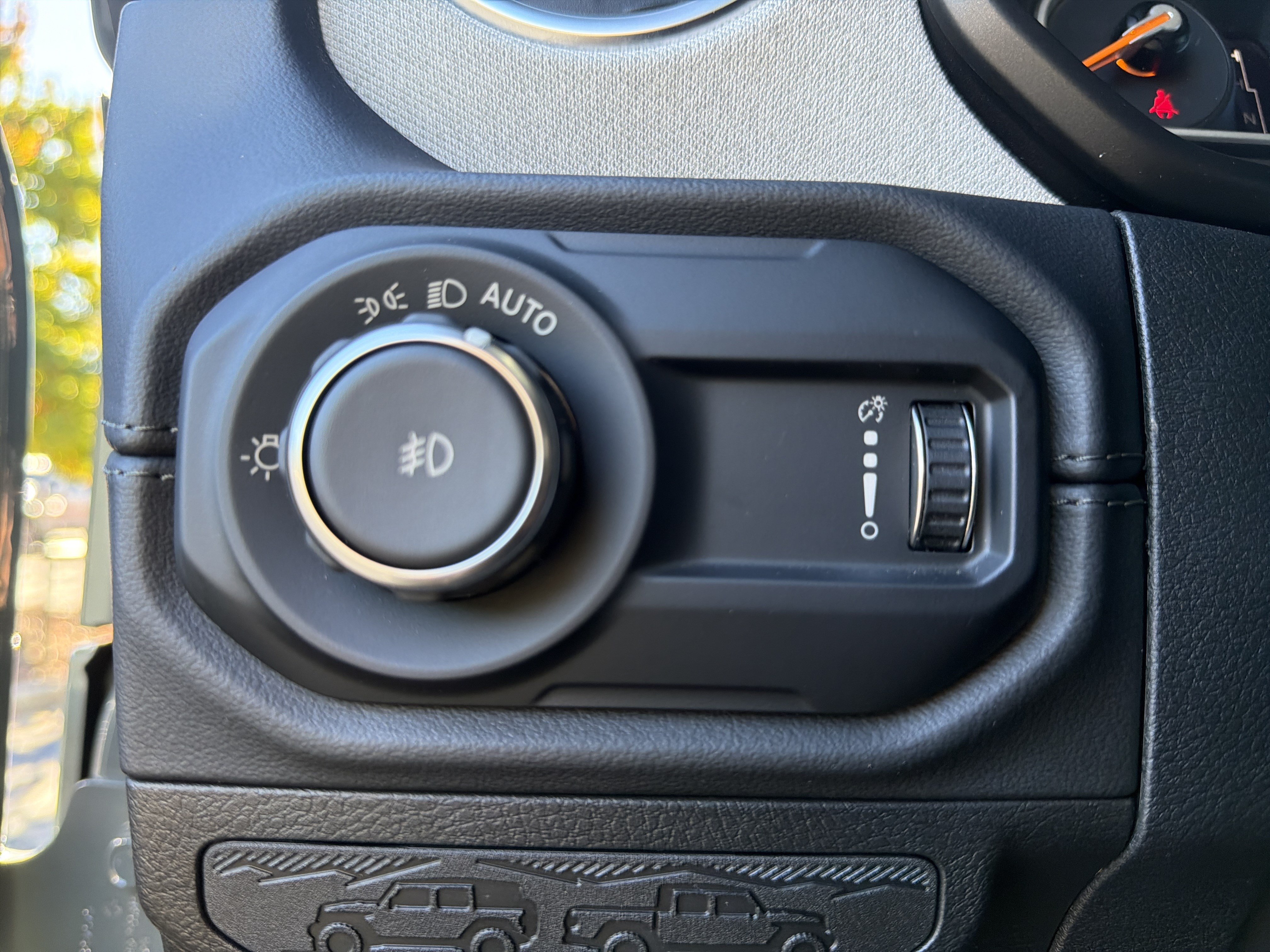 Used 2024 Jeep Wrangler Unlimited Sahara AWD/4WD image 27