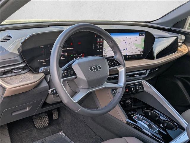 Used 2025 Audi Q5 Premium w/ Convenience Package image 9