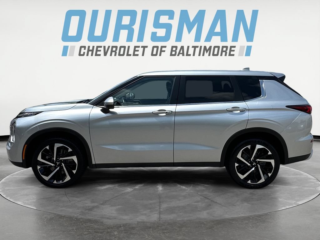 Used 2024 Mitsubishi Outlander SE FWD image 3