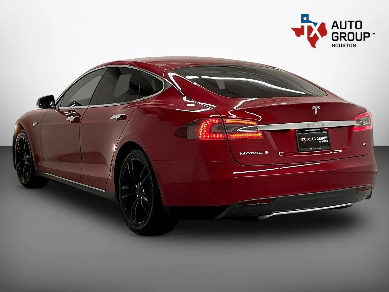 Used 2014 Tesla Model S 85 RWD image 3
