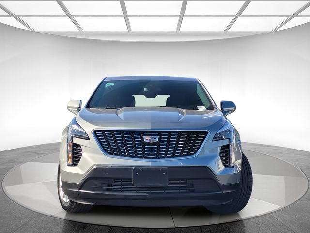 Certified 2023 Cadillac XT4 Luxury w/ Cold Weather Package FWD image 2