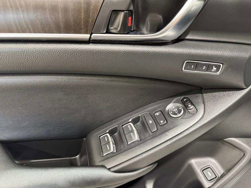 Used 2020 Honda Accord Touring image 19