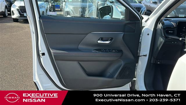 Used 2025 Nissan Kicks SR w/ Illumination Package FWD image 9