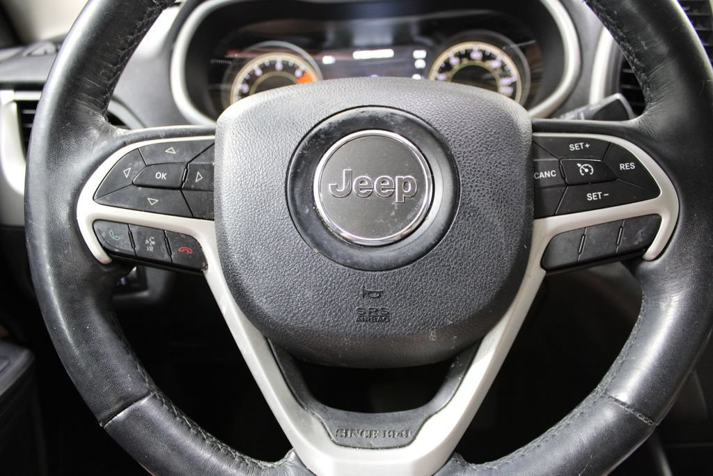 Used 2016 Jeep Cherokee Limited AWD/4WD image 23