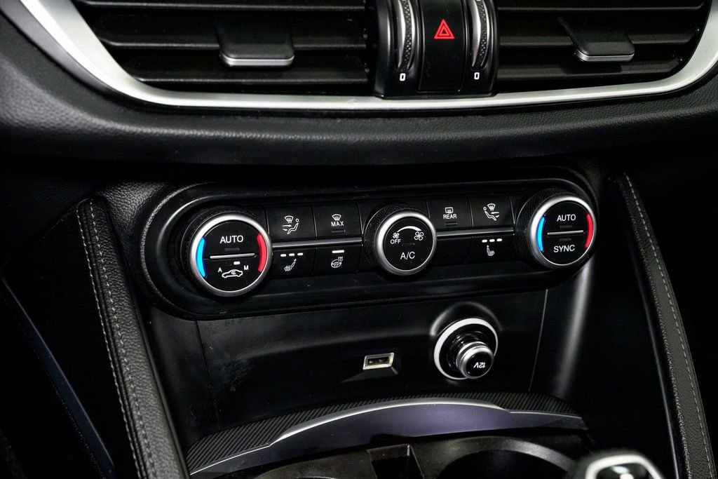 Used 2023 Alfa Romeo Stelvio Veloce image 19