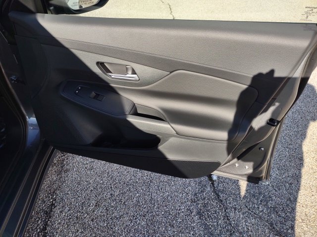 Used 2027 Nissan Sentra SV FWD image 25