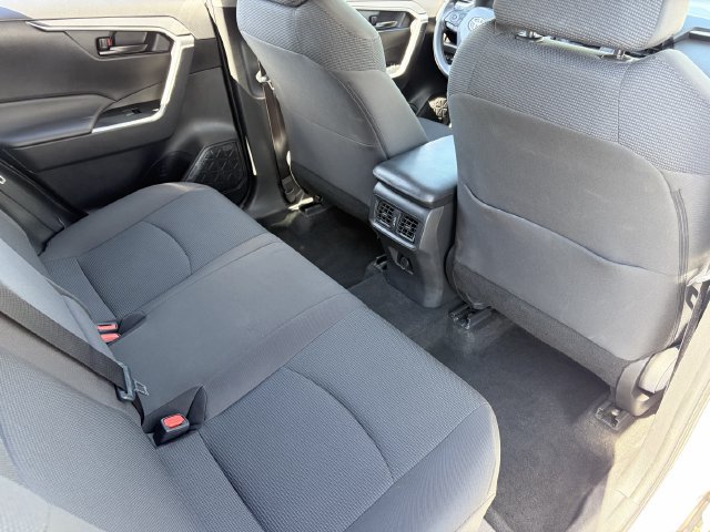 Used 2022 Toyota RAV4 LE AWD/4WD image 15
