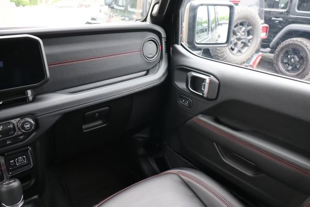 Used 2026 Jeep Wrangler Unlimited Rubicon AWD/4WD image 47