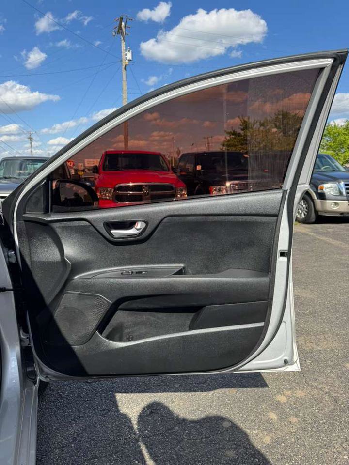 Used 2019 Kia Rio S FWD image 18