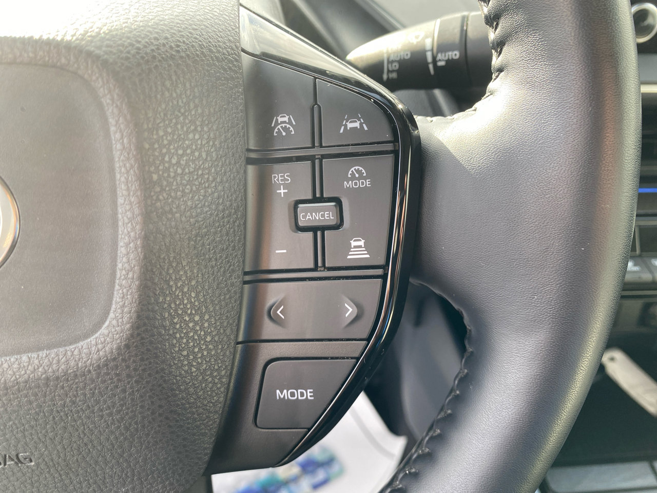 Used 2023 Toyota Prius XLE image 17