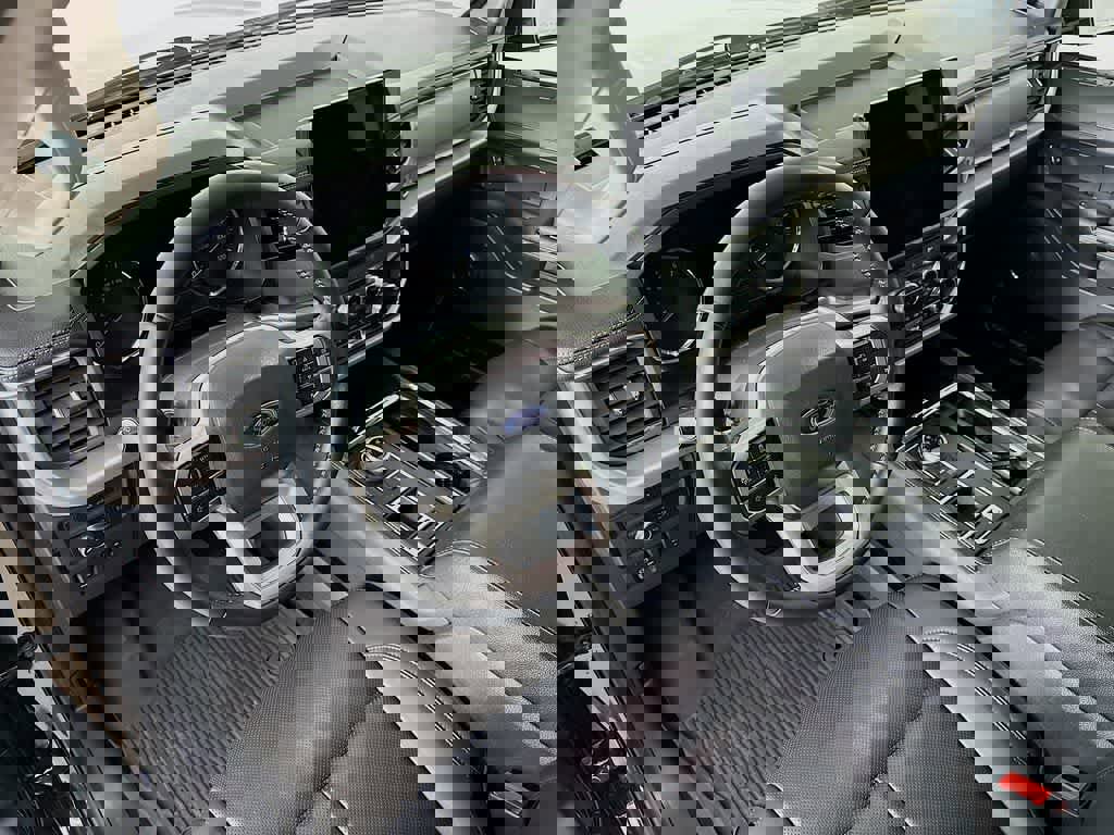 Certified 2022 Ford Expedition XLT image 2