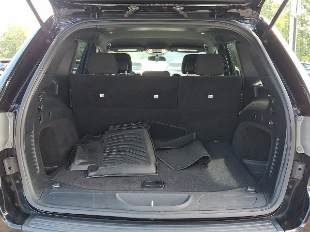 Used 2019 Jeep Grand Cherokee Laredo AWD/4WD image 27