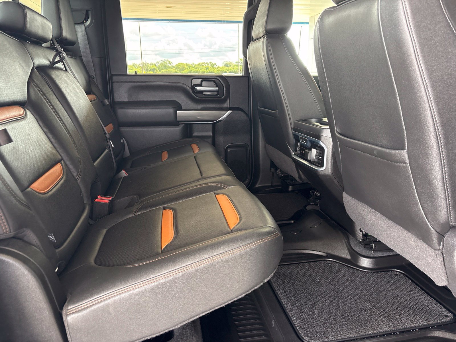 Used 2022 GMC Sierra 2500 AT4 w/ AT4 Premium Plus Package AWD/4WD image 20