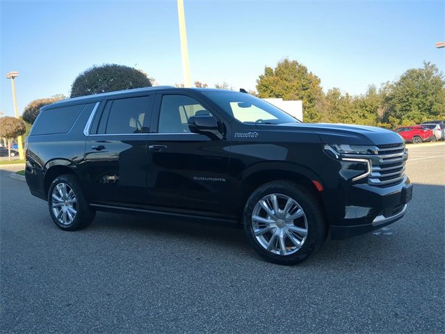Used 2023 Chevrolet Suburban High Country w/ Premium Package image 2