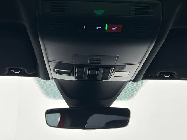 Used 2024 Volkswagen Tiguan SEL R-Line image 31