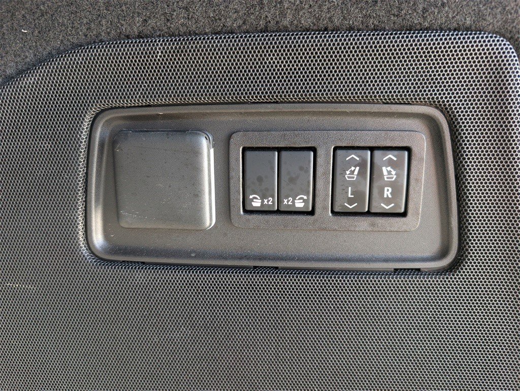 Certified 2023 Cadillac Escalade ESV Premium Luxury Platinum image 26