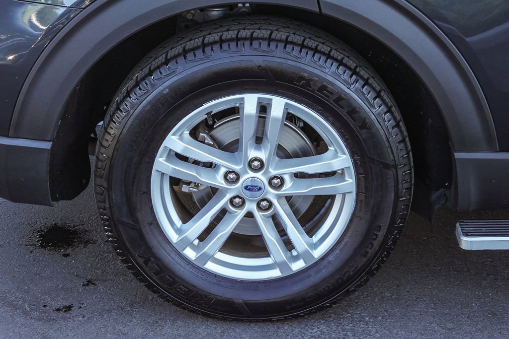 Used 2023 Ford Explorer XLT w/ Equipment Group 202A RWD image 13