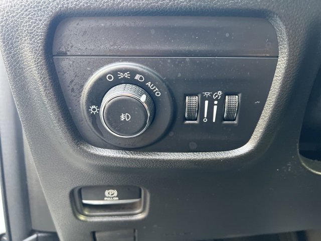 Used 2023 Jeep Grand Cherokee L Overland w/ Rear Seat Video Group I image 7