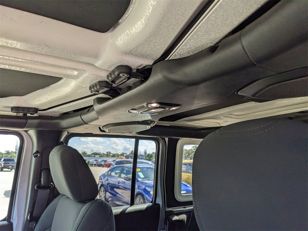 Used 2021 Jeep Wrangler Unlimited Sport image 22