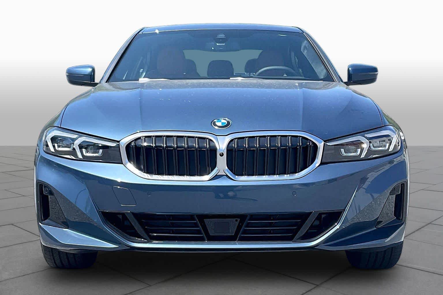 Used 2026 BMW 330i xDrive Sedan w/ Premium Package AWD/4WD image 3