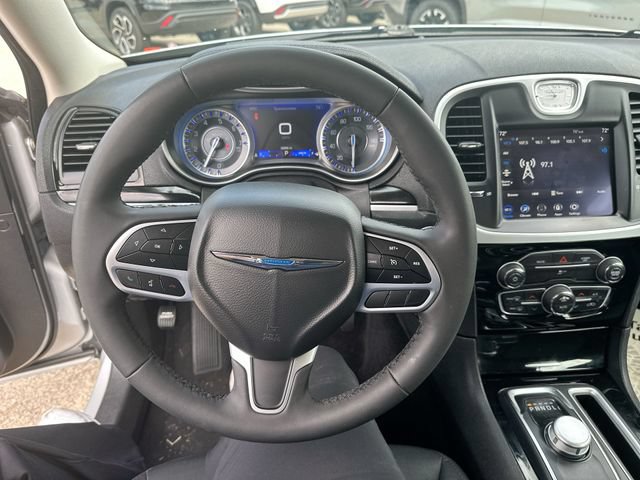 Used 2023 Chrysler 300 Touring w/ Sport Appearance Package RWD image 15