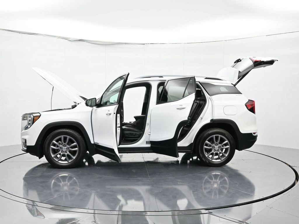 Used 2024 GMC Terrain SLT image 43