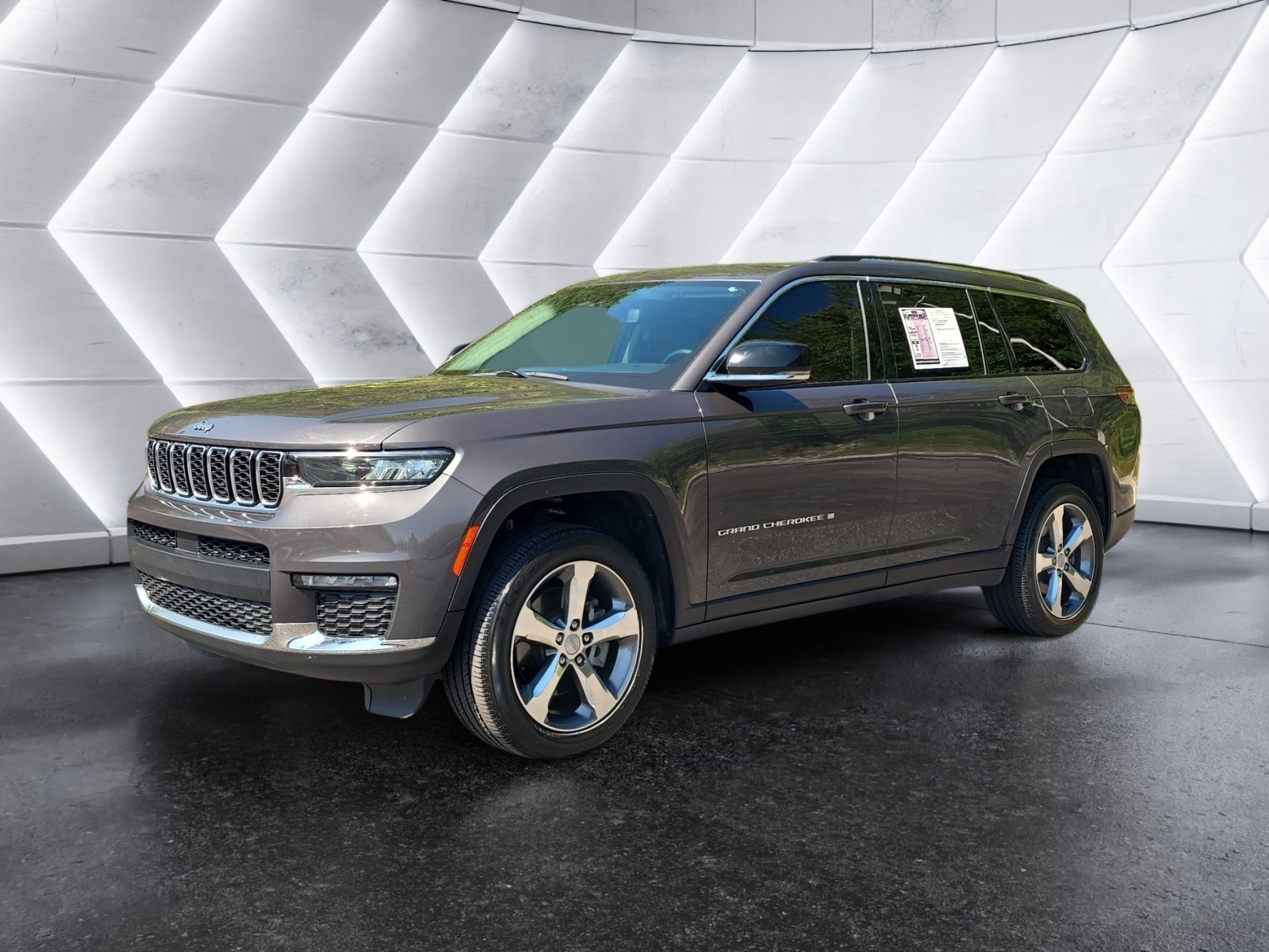 Used 2021 Jeep Grand Cherokee L Limited AWD/4WD image 1