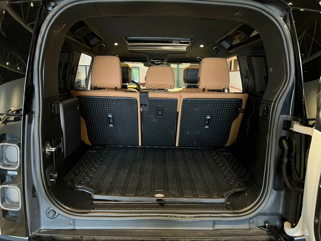 Used 2023 Land Rover Defender 110 image 28