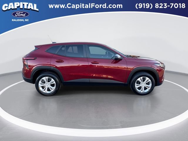 Used 2025 Chevrolet Trax LS image 9