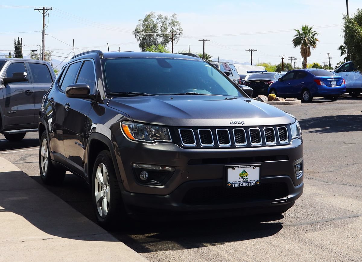 Used 2019 Jeep Compass Latitude FWD image 14