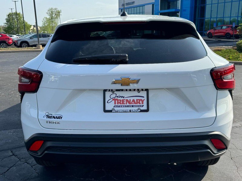 New 2026 Chevrolet Trax LS w/ Driver Confidence Package FWD image 4
