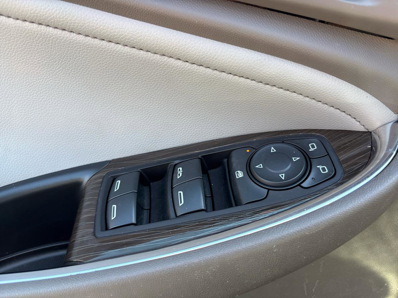 Used 2017 Chevrolet Malibu Premier w/ Premier Sun and Wheel Package image 12