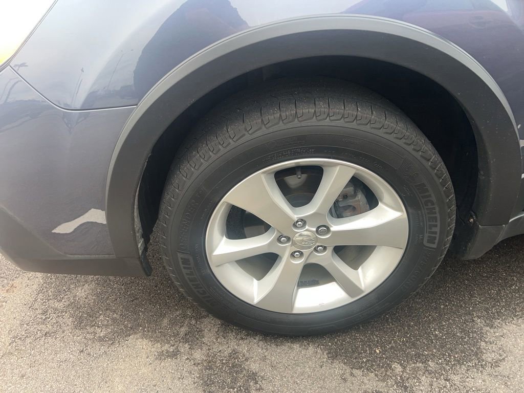 Used 2014 Subaru Outback 2.5i Limited w/ Moonroof Package image 2