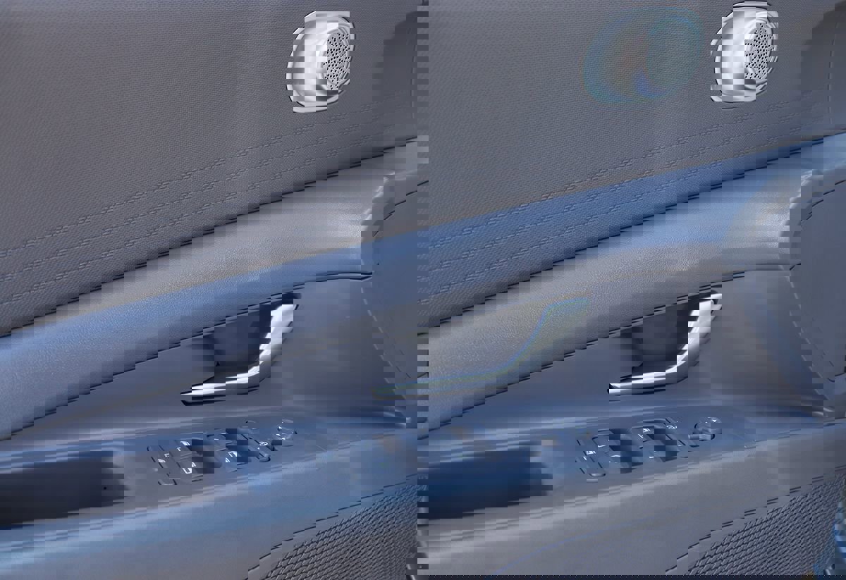 Used 2024 Hyundai Elantra SE image 37