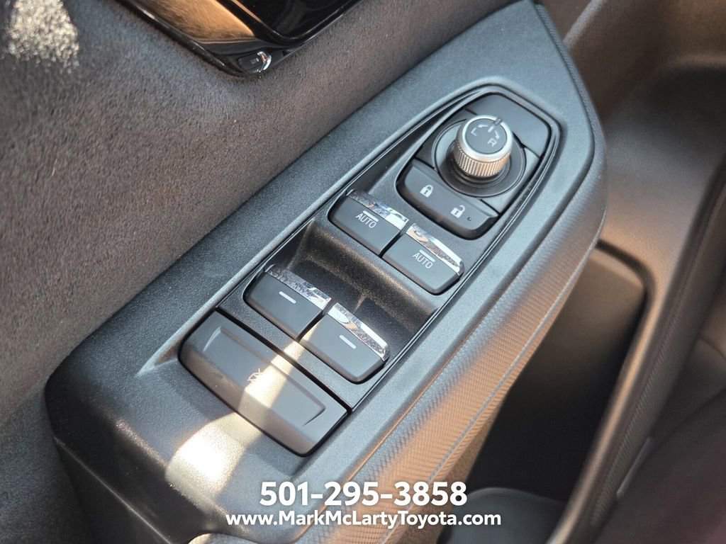 Used 2025 Subaru Forester Touring AWD/4WD image 29
