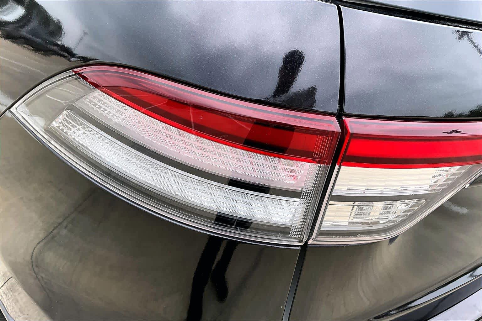 Used 2020 Lincoln Aviator Reserve w/ Equipment Group 201A RWD image 26