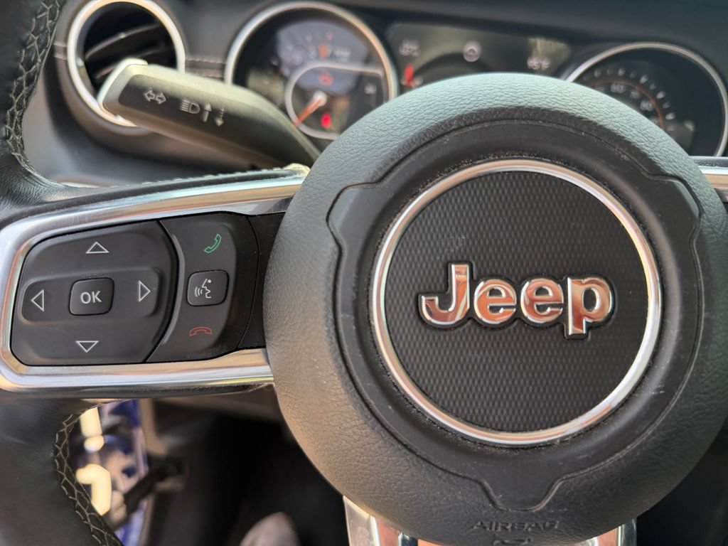 Used 2018 Jeep Wrangler Unlimited Sahara w/ Dual Top Group AWD/4WD image 23