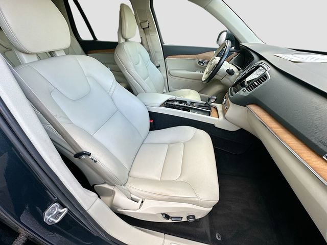 Used 2021 Volvo XC90 T5 Momentum image 33