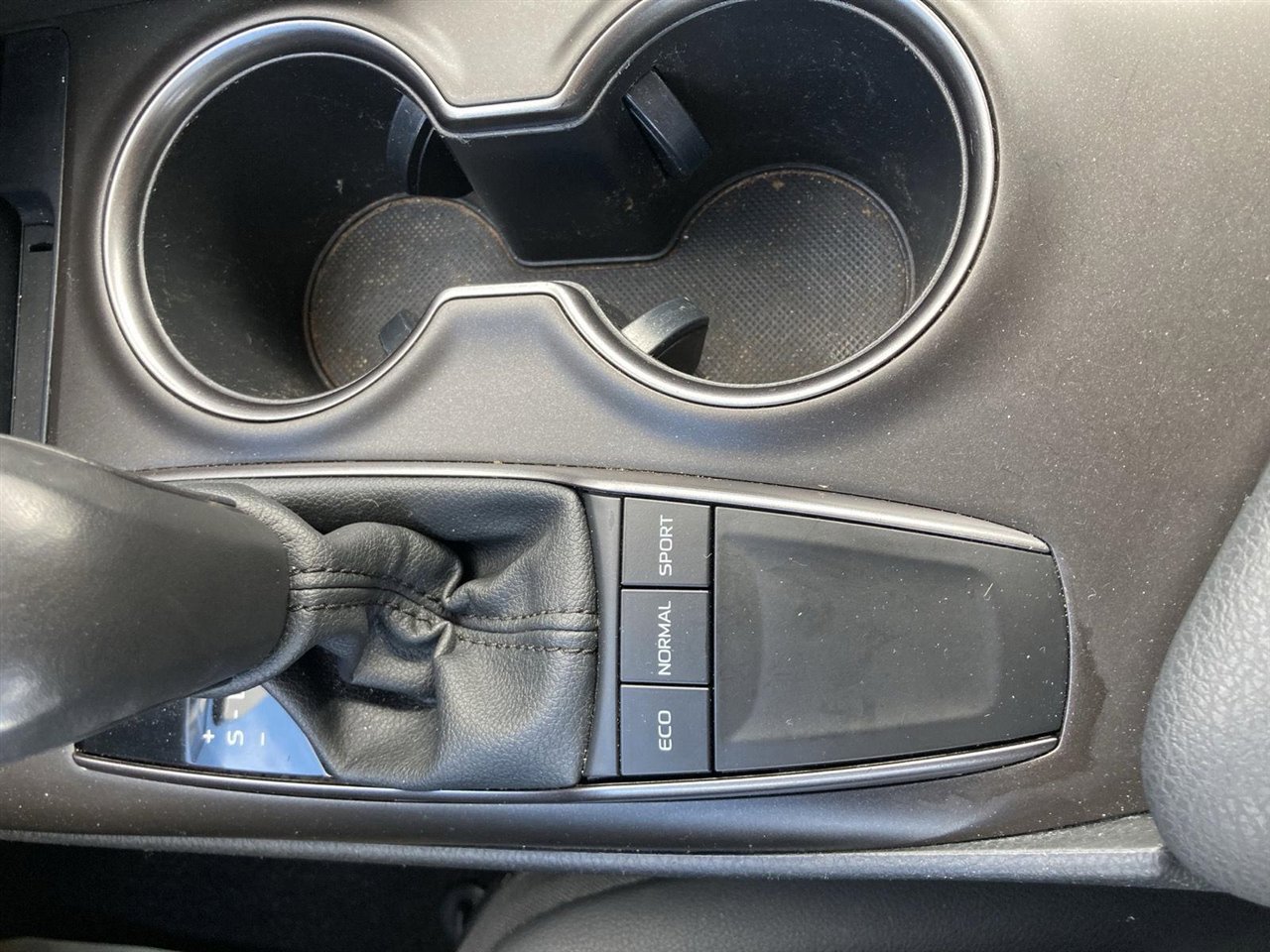 Used 2023 Toyota Camry SE image 24