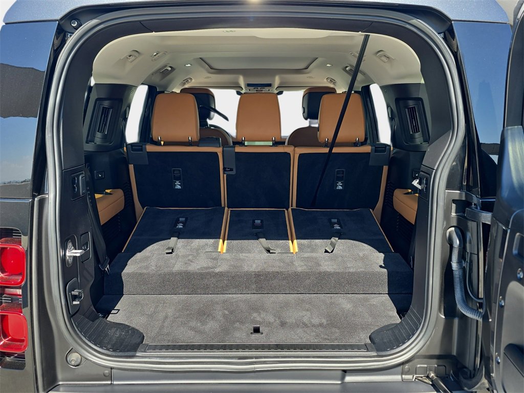 Used 2023 Land Rover Defender 130 First Edition image 13