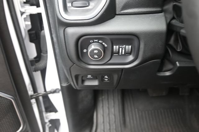 Used 2025 RAM 1500 Laramie w/ Sport Appearance Package AWD/4WD image 29